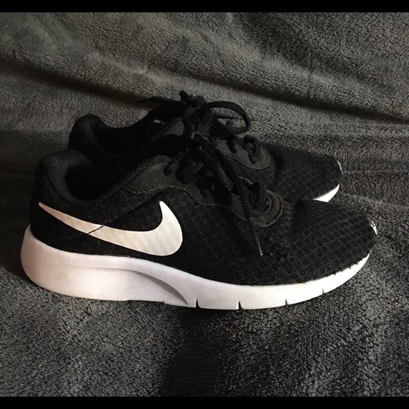 little boys nike shoes